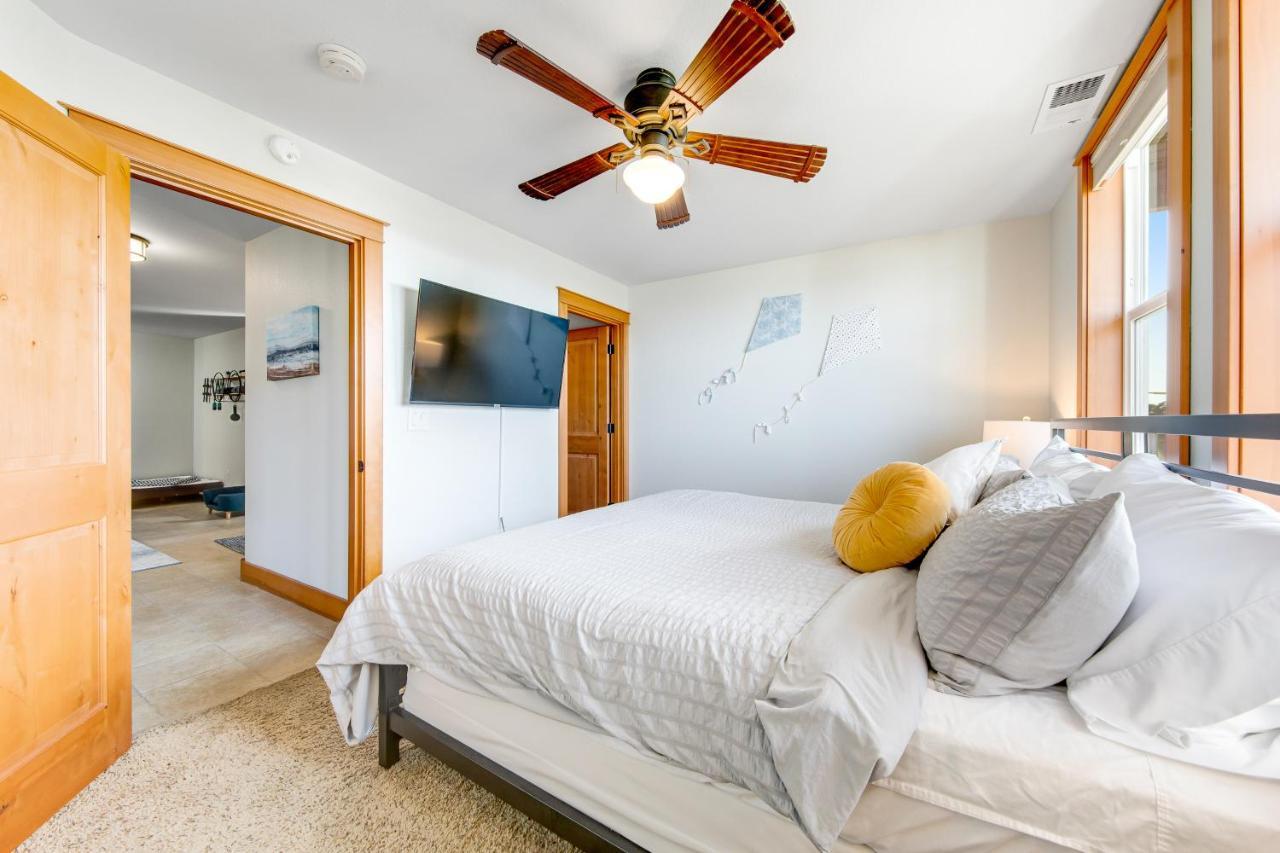 Villa Blue Wave Heights Lincoln City Exterior foto